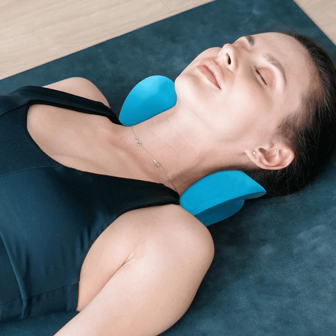 NekForm™ – Ergonomisk støtte og stræk, lindrer spændinger og giver afslapning i nakken.
