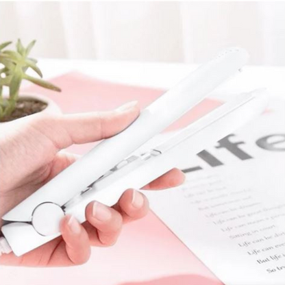 Krøl&Glans™ – Mini krølle- og glattejern Perfekt til tasken – lav glatte lokker eller smukke krøller på få minutter
